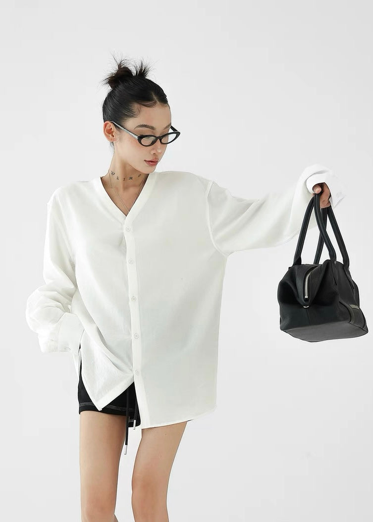Loose single-breasted V-neck shirt / AS1316