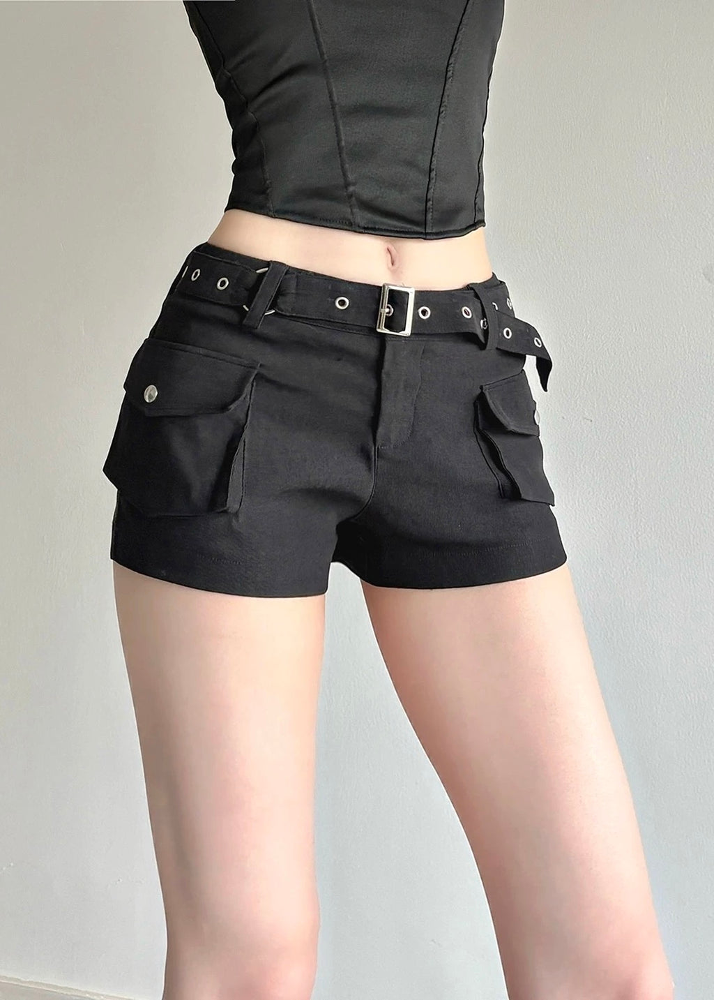 メタルベルトブラックショートパンツ / VO1135