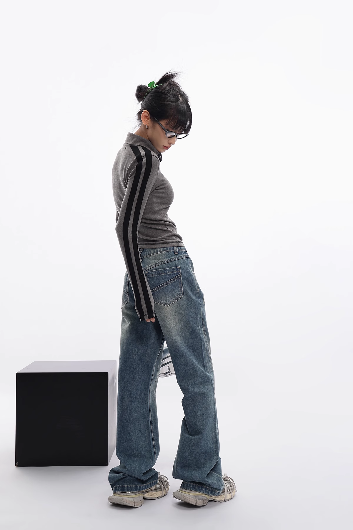 Slim fit double bar stripe long t-shirt/as1109 &amp; loose wash micro flare jeans/as1110 set