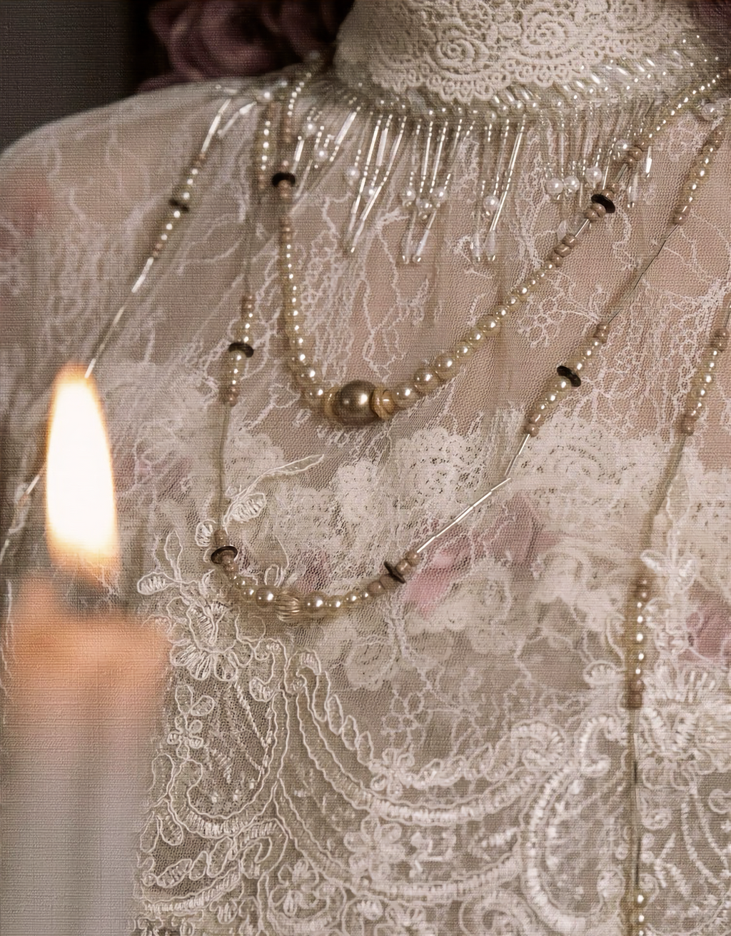 Lace Victoria Short Cape & Necklace / DR09