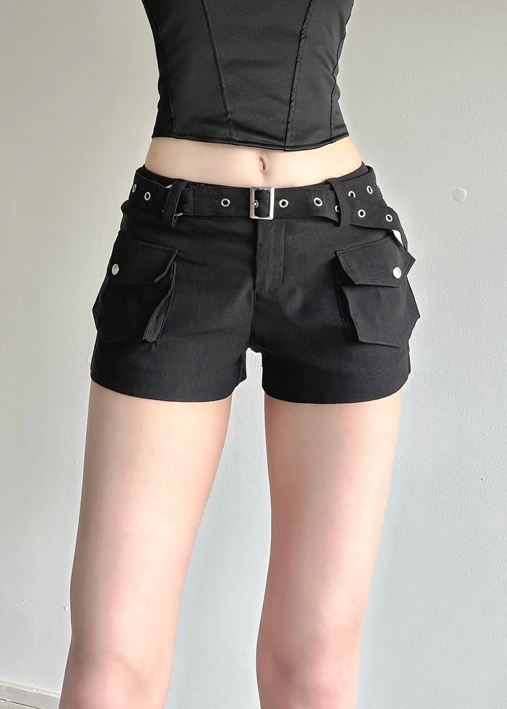 メタルベルトブラックショートパンツ / VO1135
