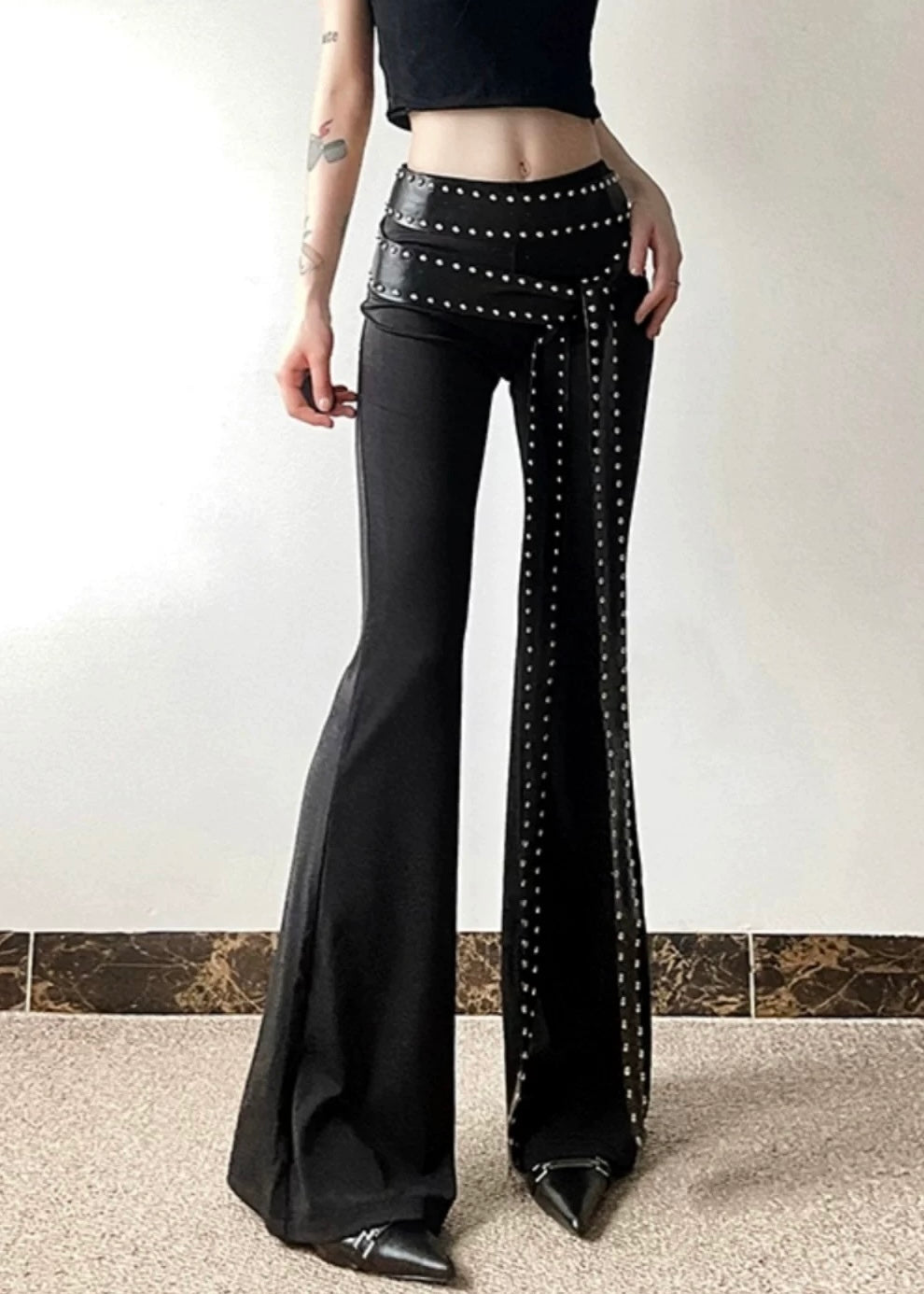 スタッズベルト付きフレアパンツ / VO1187