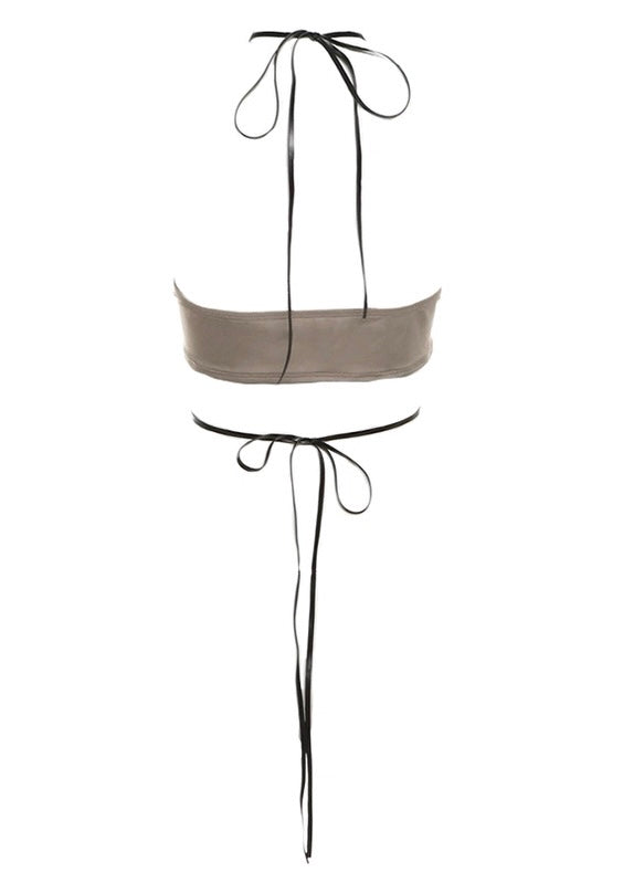 PUレザーホルターネックデザインスリムフィットショートベスト  / VO1108