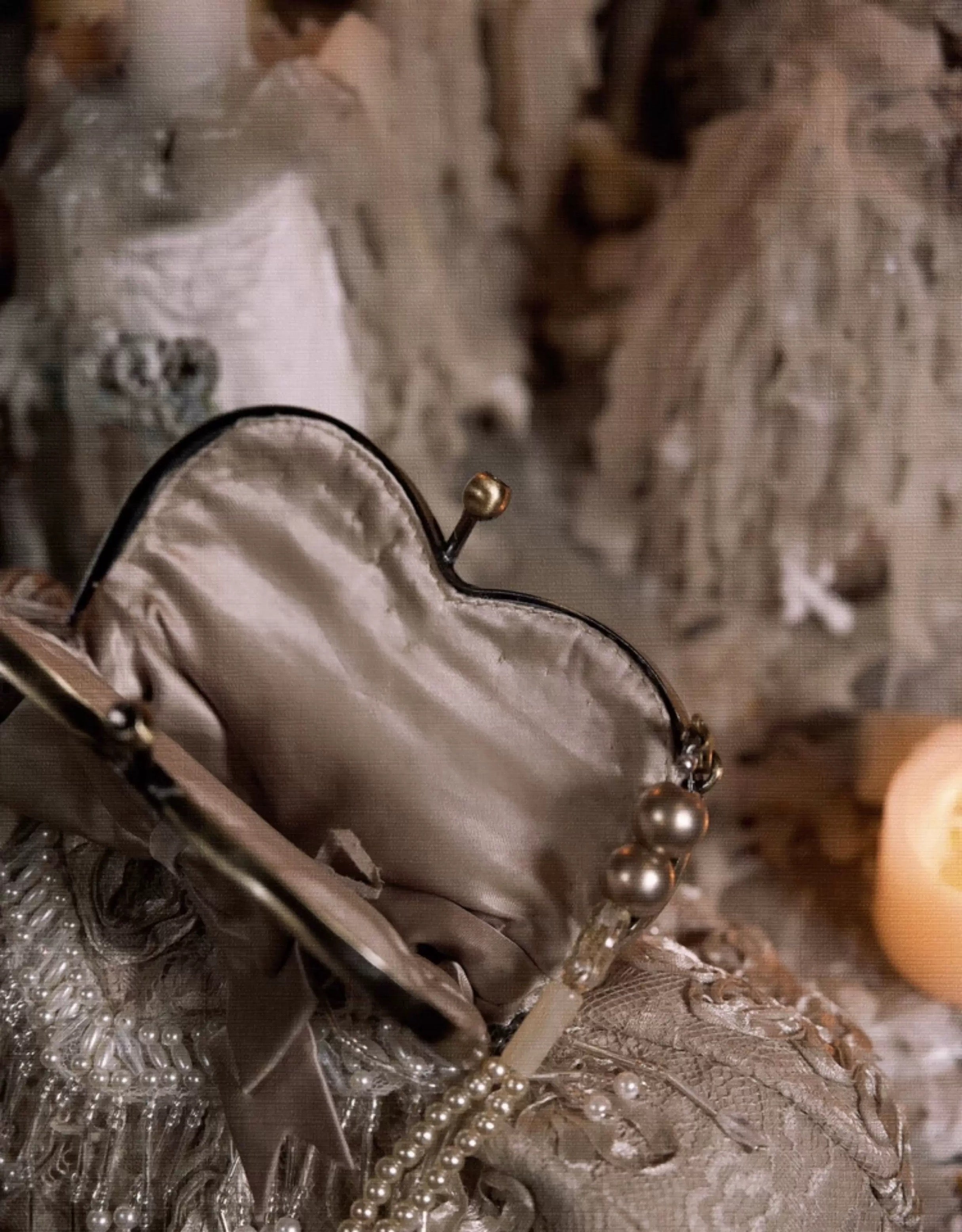 Love French Rococo Handbag / DR10