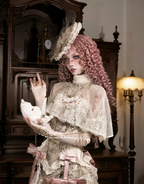 Lace Victoria Short Cape & Necklace / DR09