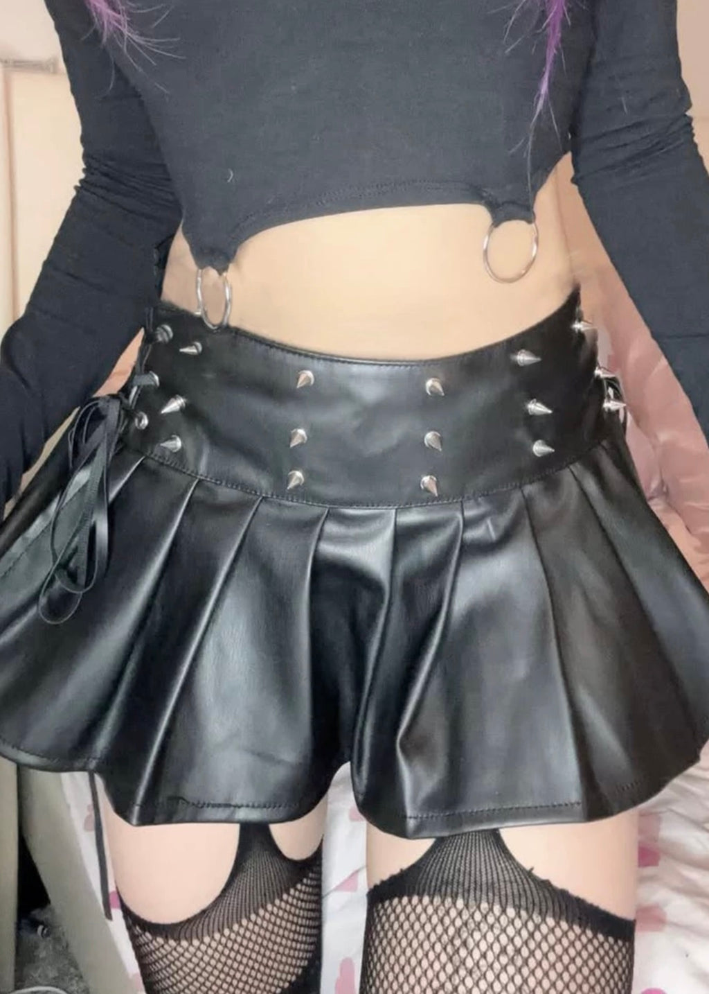 スタッズ付きプリーツスカート / VO1260