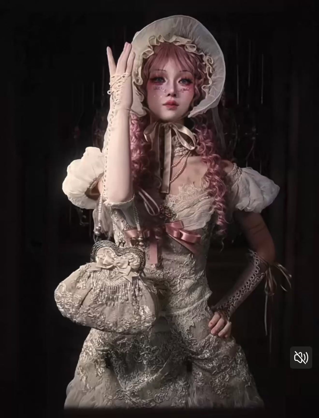 Love French Rococo Handbag / DR10